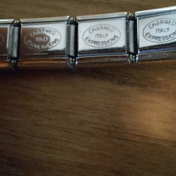 Charmed Expressions bracelet - Picture 2 of 2